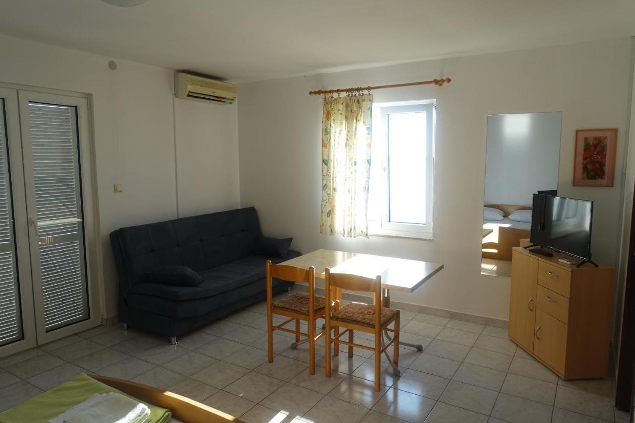 Apartments Galeb ルティナ エクステリア 写真