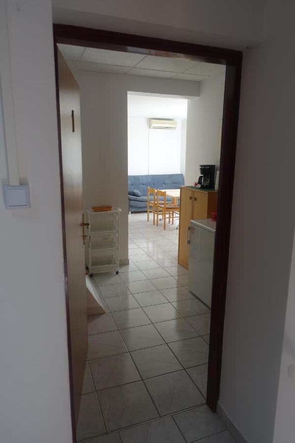 Apartments Galeb ルティナ エクステリア 写真
