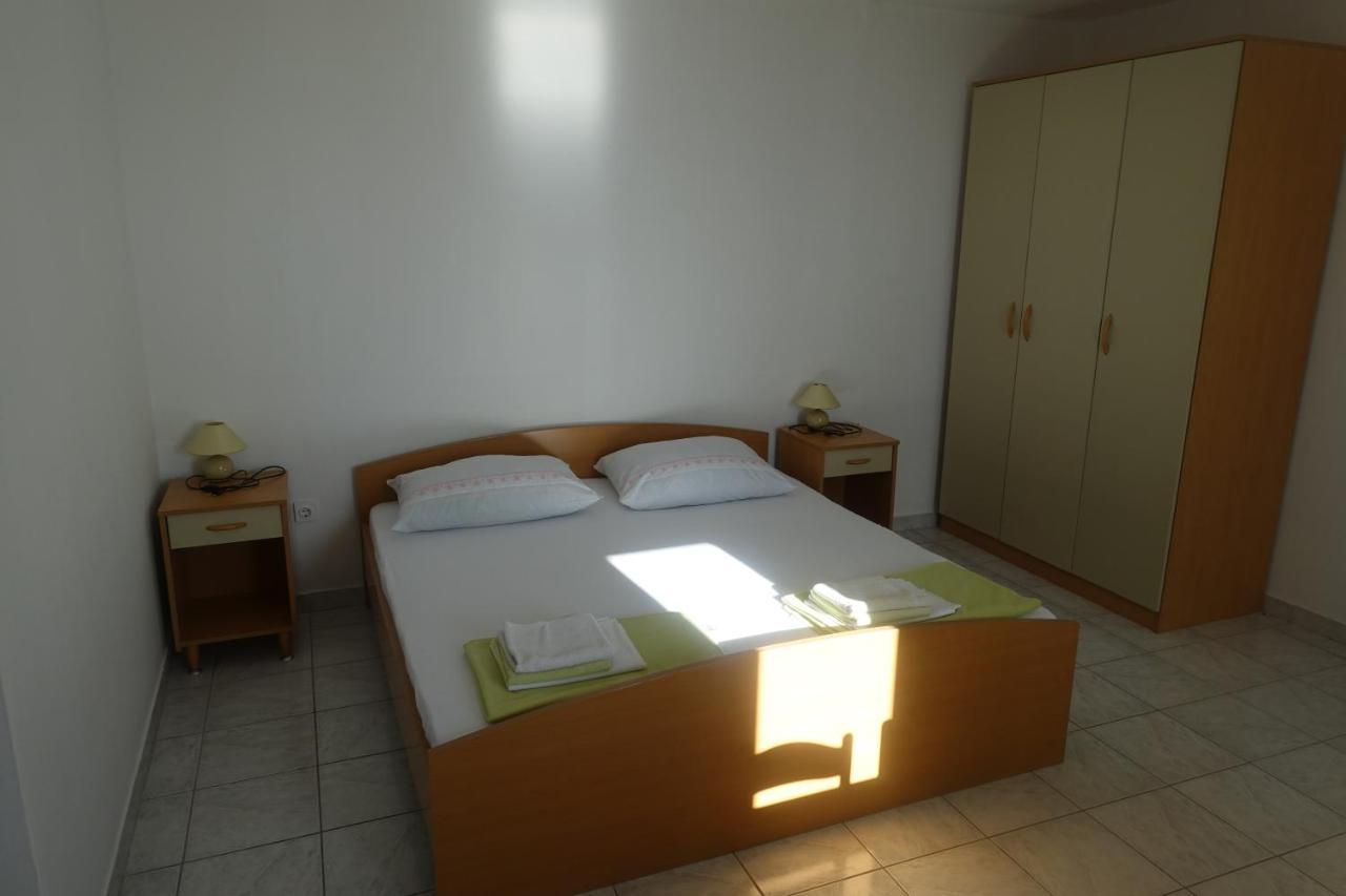 Apartments Galeb ルティナ エクステリア 写真