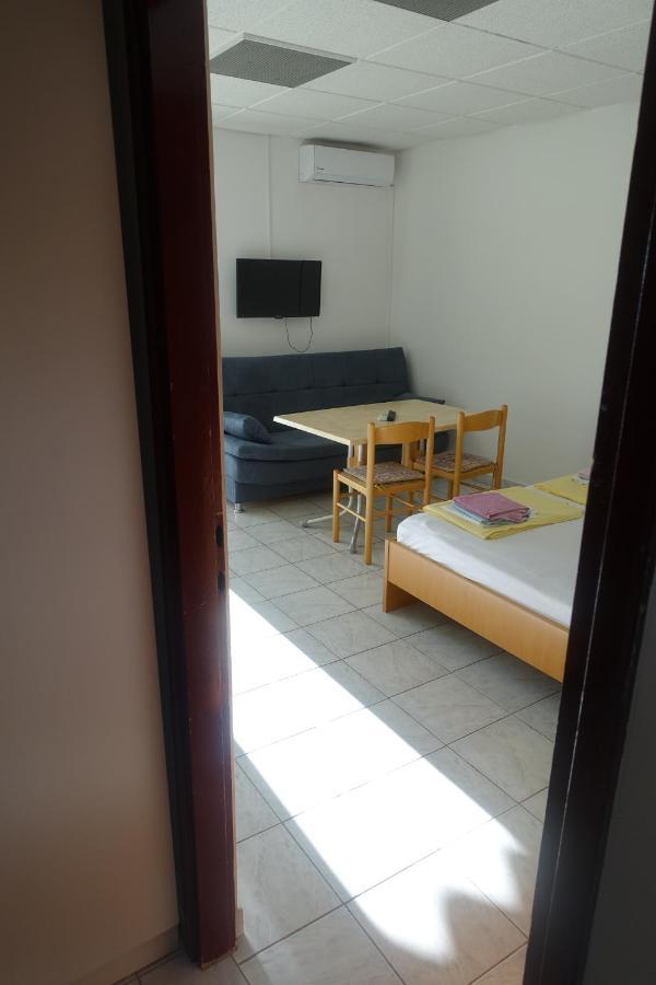 Apartments Galeb ルティナ エクステリア 写真