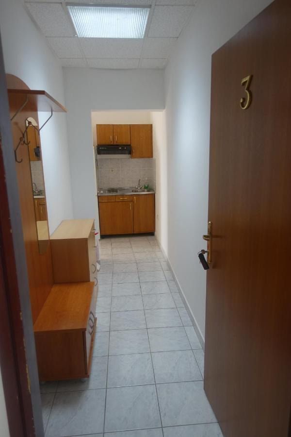 Apartments Galeb ルティナ エクステリア 写真