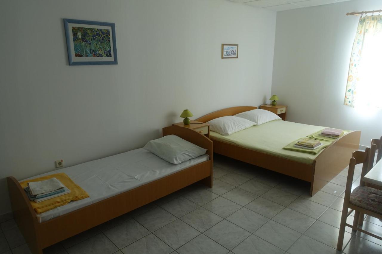 Apartments Galeb ルティナ エクステリア 写真